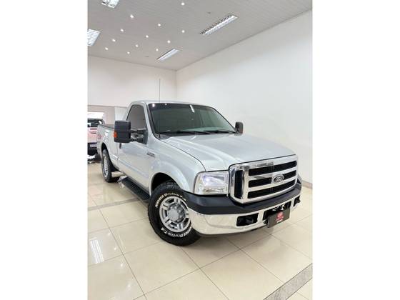 FORD F-250 3.9 XLT 4X2 CS DIESEL 2P MANUAL FORD F-250 3.9 XLT 4X2 CS DIESEL 2P MANUAL